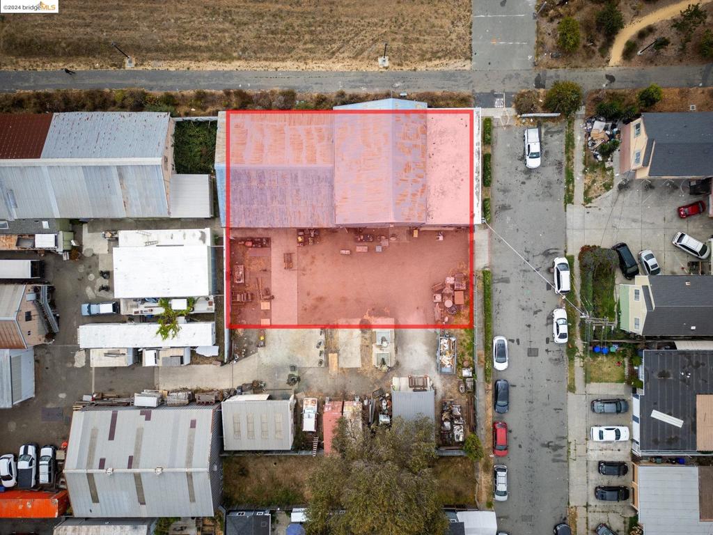 2 17th St Property Photo 26