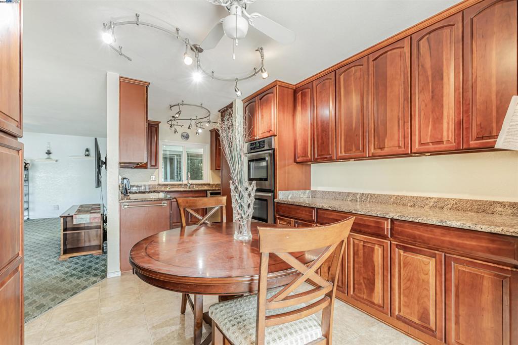 5260 Laguna Ct Property Photo 5