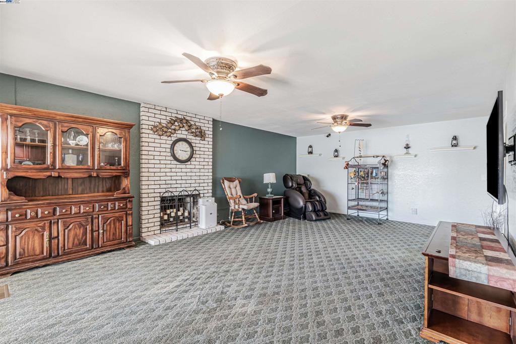 5260 Laguna Ct Property Photo 7
