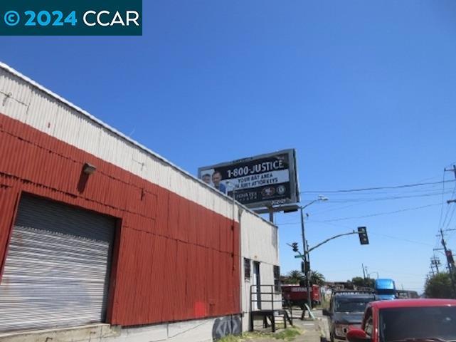 4250 E 10th St Property Photo 14