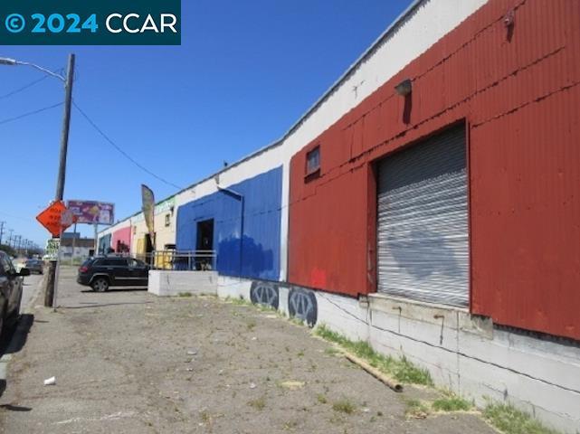 4250 E 10th St Property Photo 16