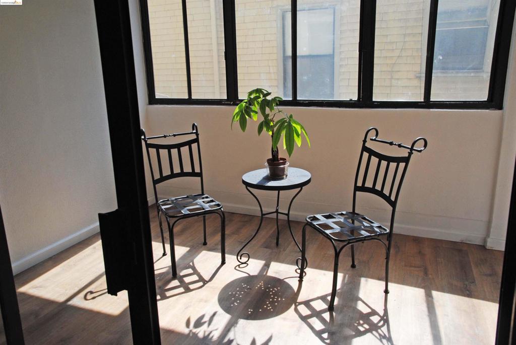 625 Madison St 107 Property Photo 8