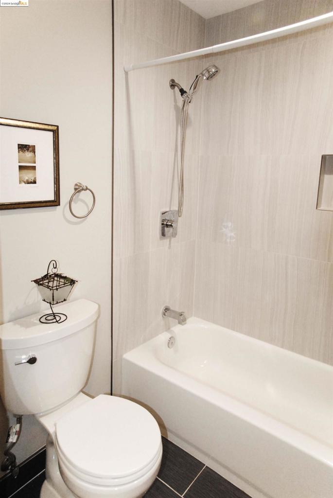 625 Madison St 107 Property Photo 11
