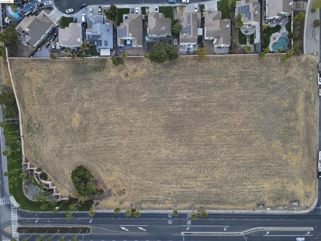 Discovery Bay Blvd Property Photo 8