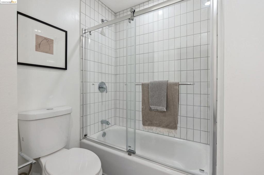 1207 Melville Sq 212 Property Photo 19