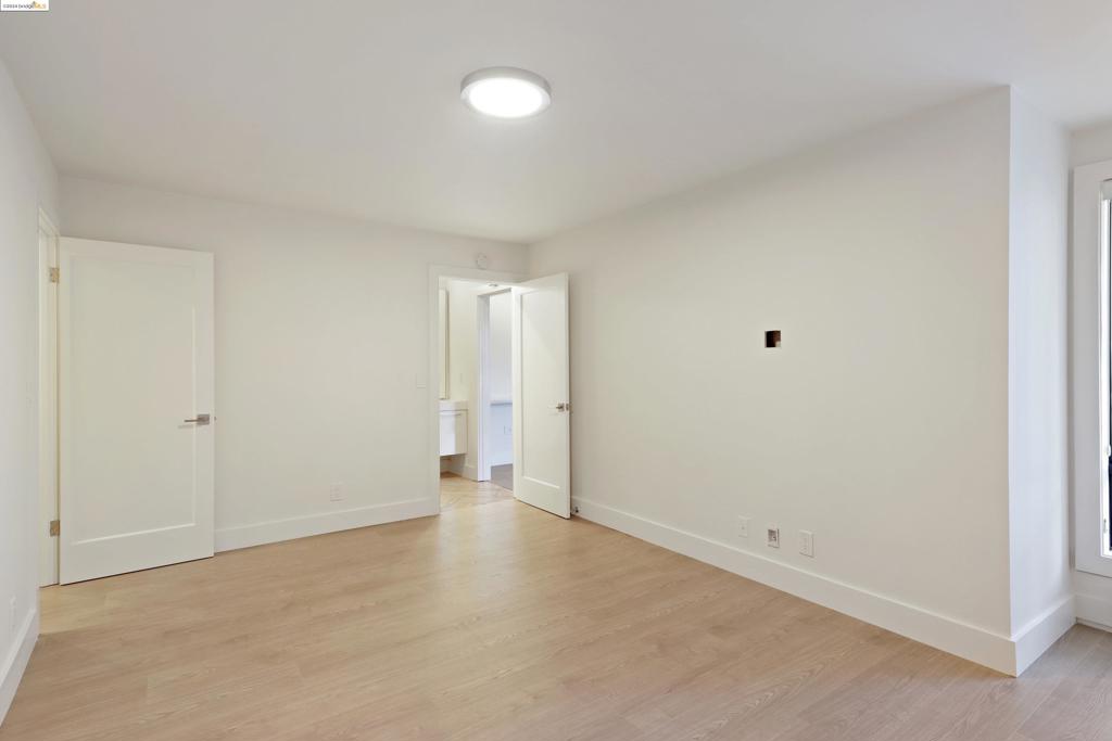 4 Captain Dr E211 Property Photo 10