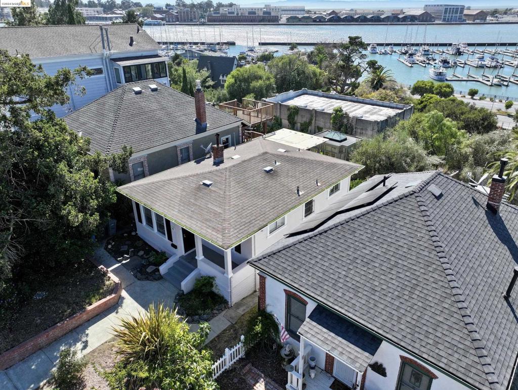 309 Trinity St Property Photo 4