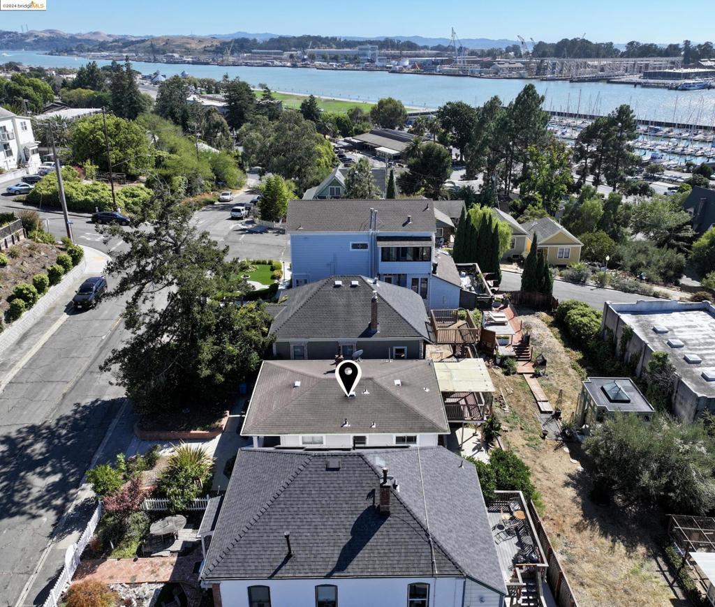 309 Trinity St Property Photo 13
