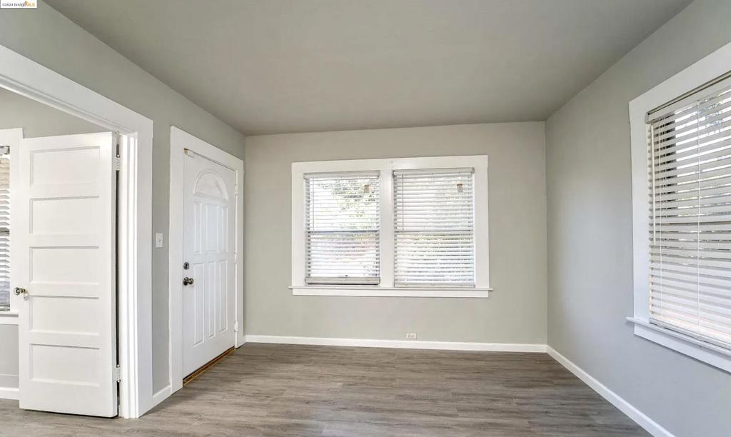 309 Trinity St Property Photo 20