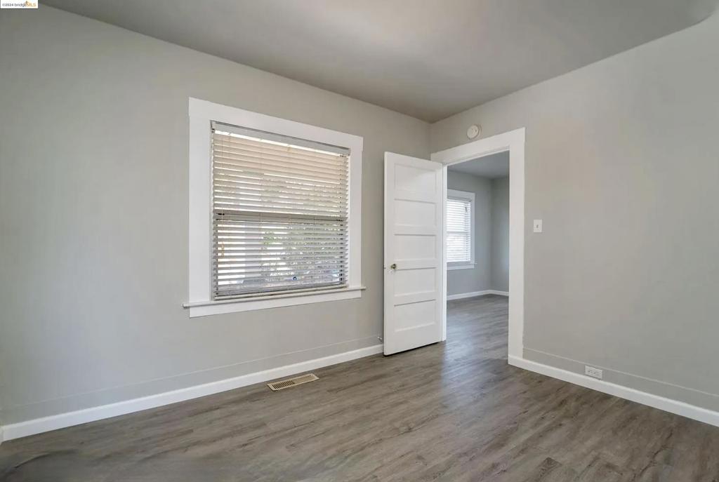 309 Trinity St Property Photo 21