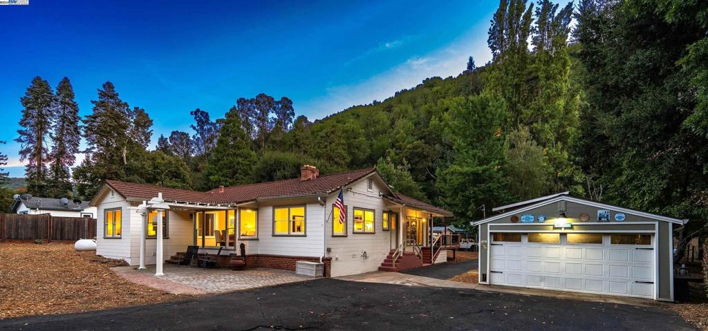 30063 Palomares Rd Property Photo