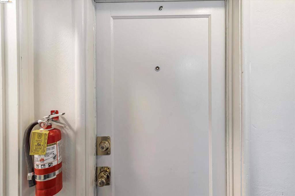 2437 Warring St Property Photo 4