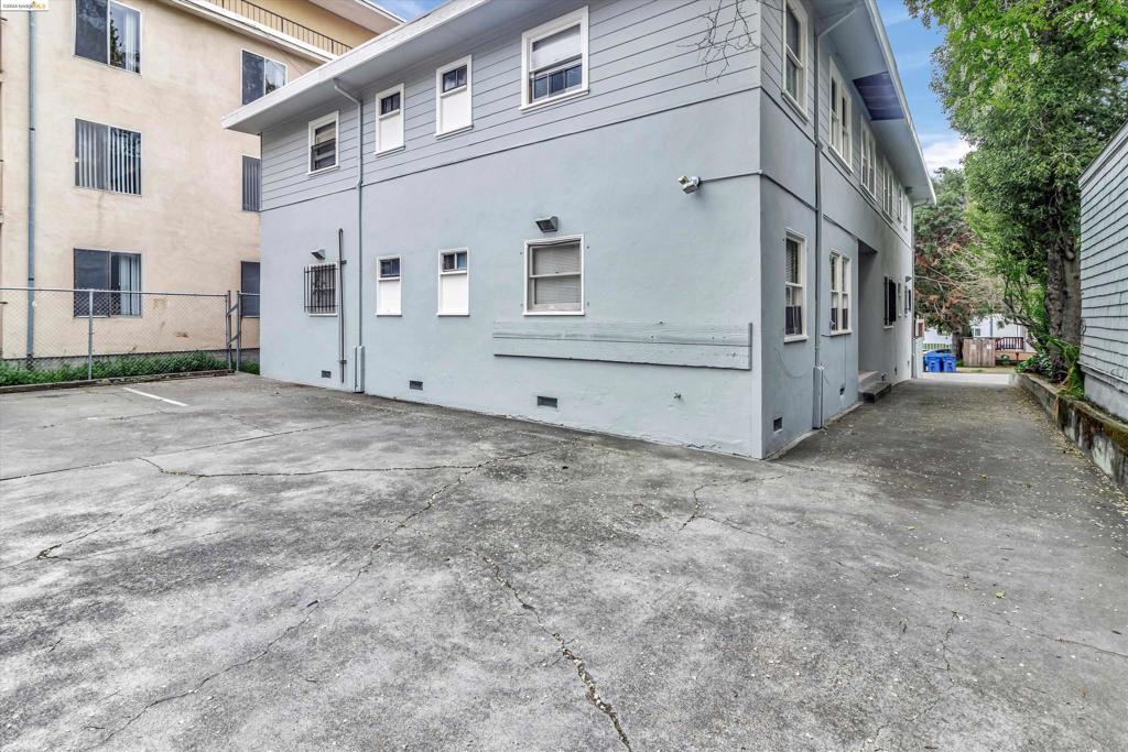 2437 Warring St Property Photo 12