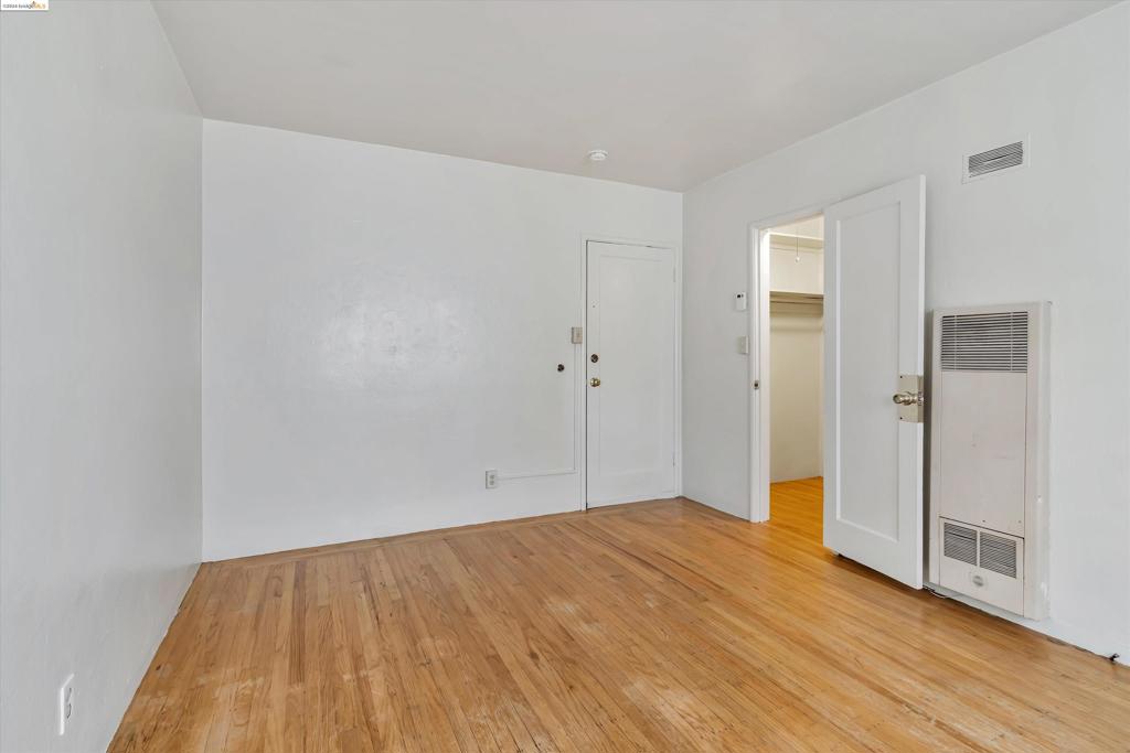2437 Warring St Property Photo 20