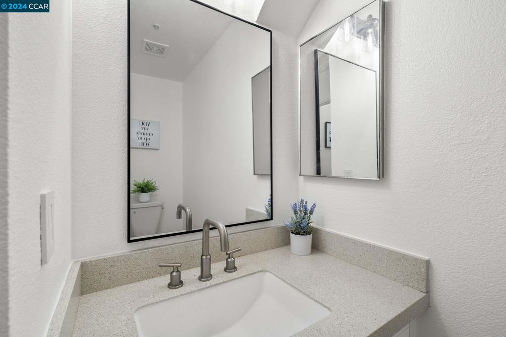 115 Harris Cir Property Photo 16