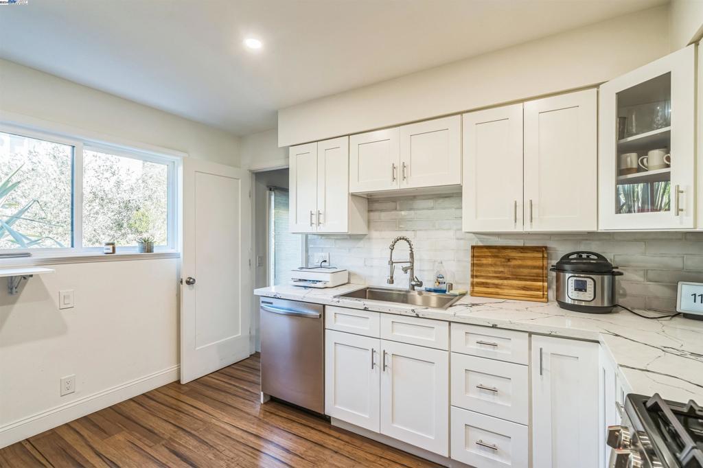 1135 Linden St Property Photo 15