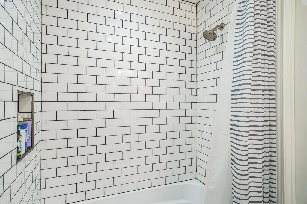 1135 Linden St Property Photo 31