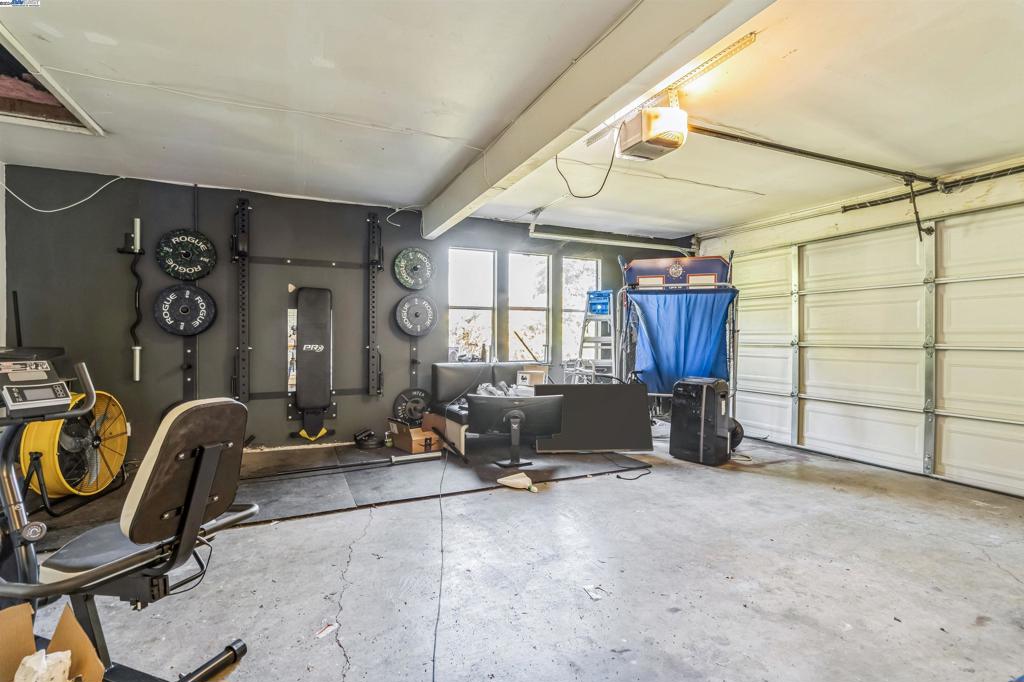1135 Linden St Property Photo 33