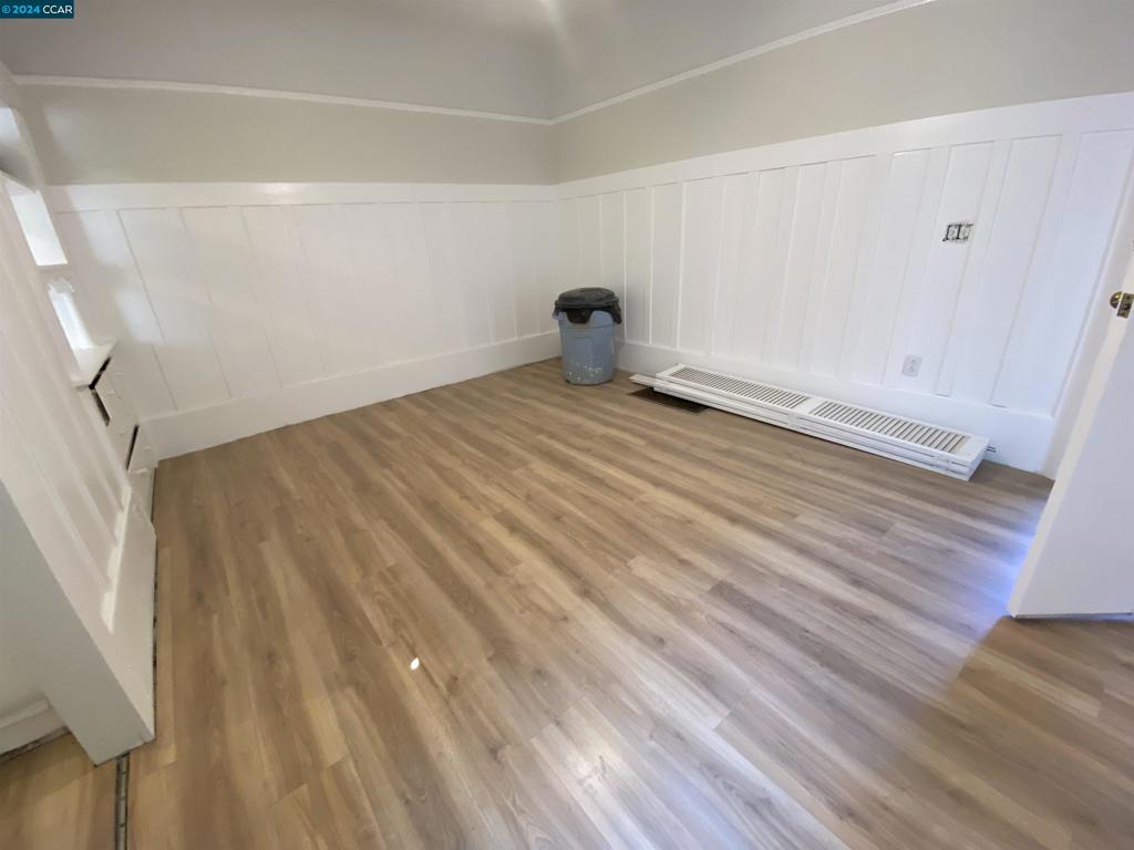 2808 Derby St Property Photo 5