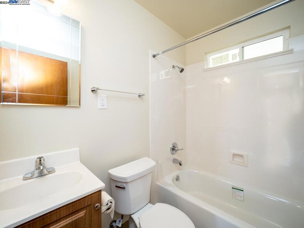 24039 Park Street Property Photo 4