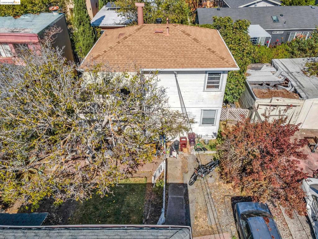1028 61st St Property Photo 8
