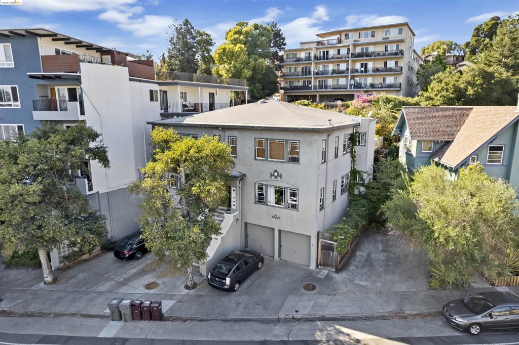 365 Santa Clara Avenue Property Photo 1
