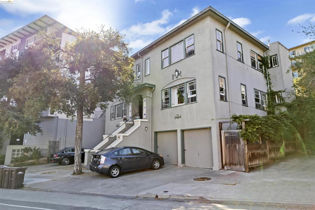 365 Santa Clara Avenue Property Photo 4