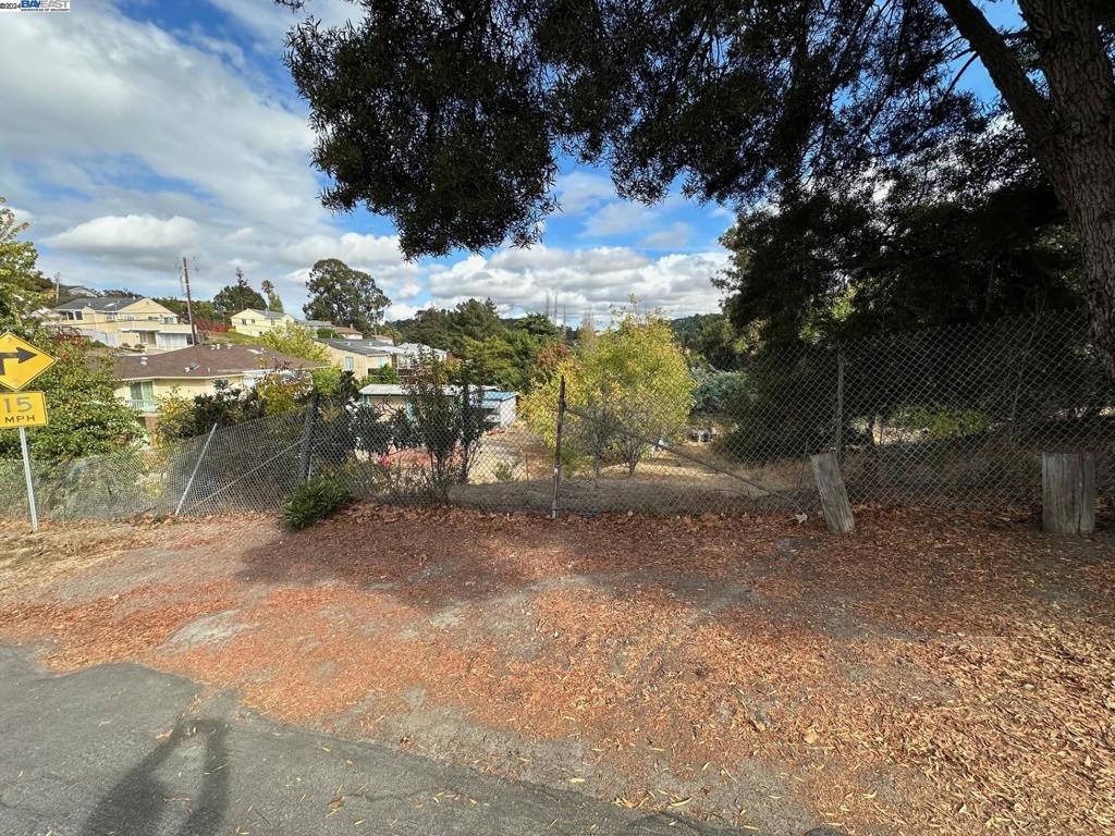 677 Renfrew Road Property Photo