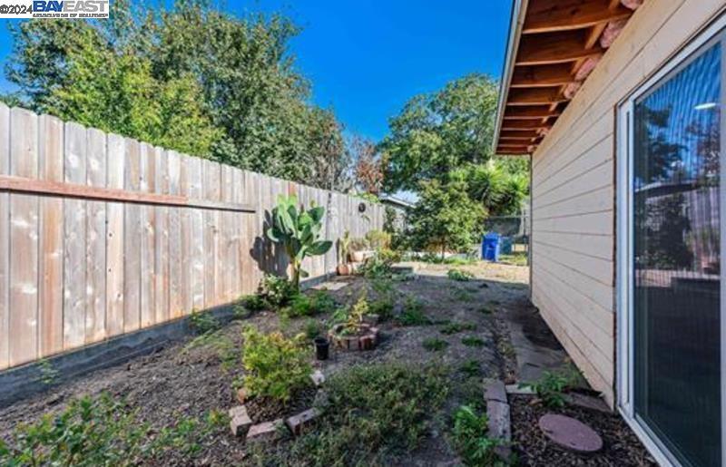 9280 D St Property Photo 1