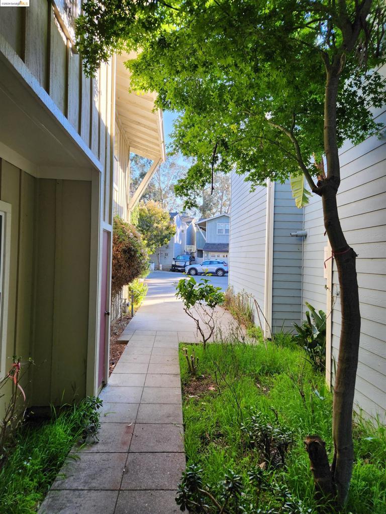 4465 View Place Property Photo 3