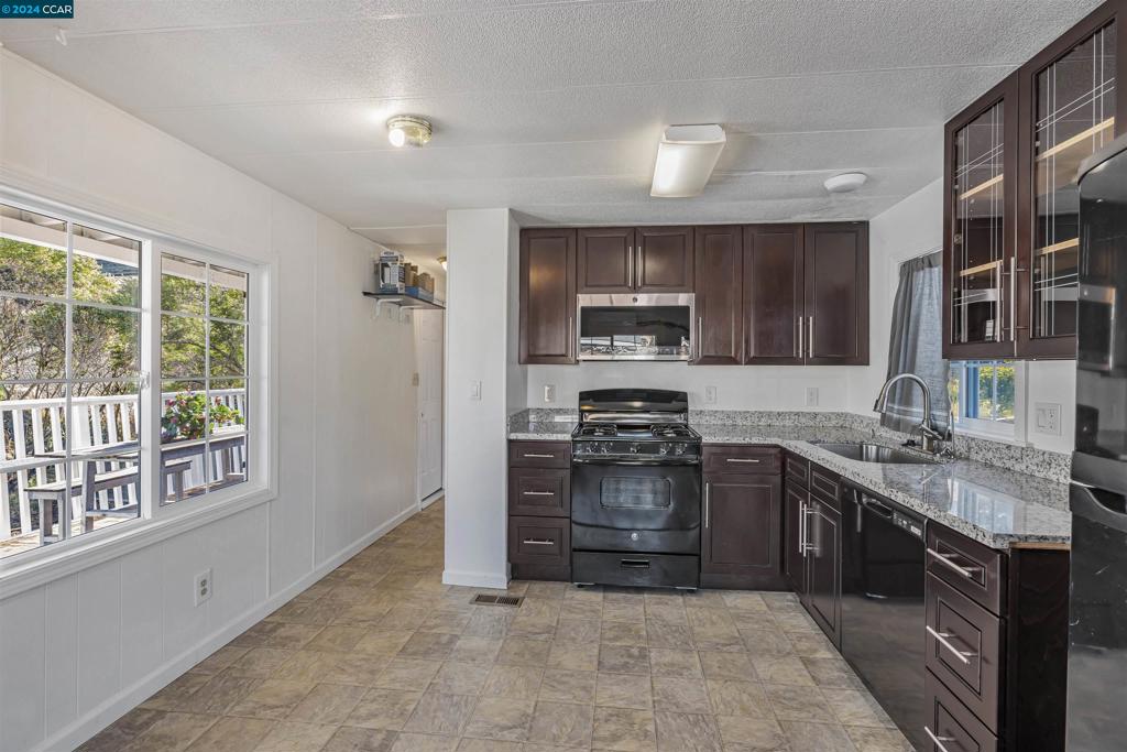 4556 Appian Way Property Photo 7