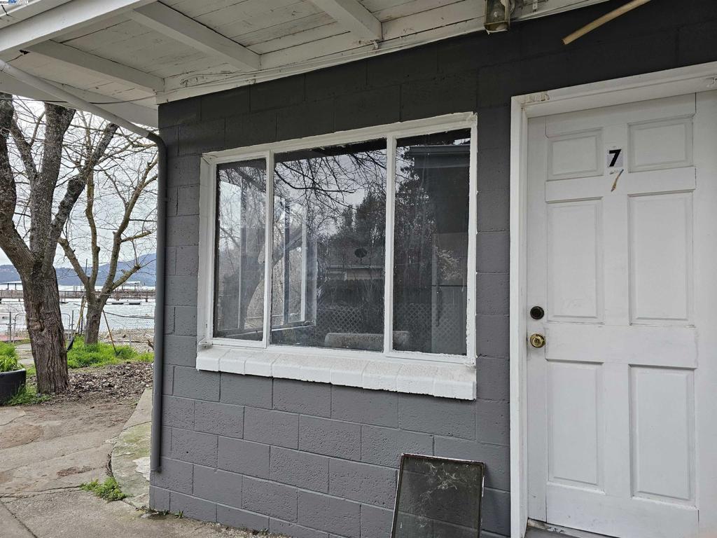 13955 Lakeshore Dr Property Photo 10