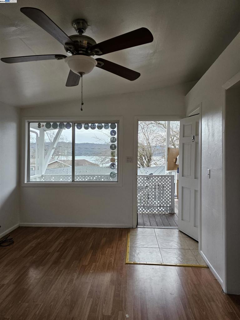 13955 Lakeshore Dr Property Photo 28