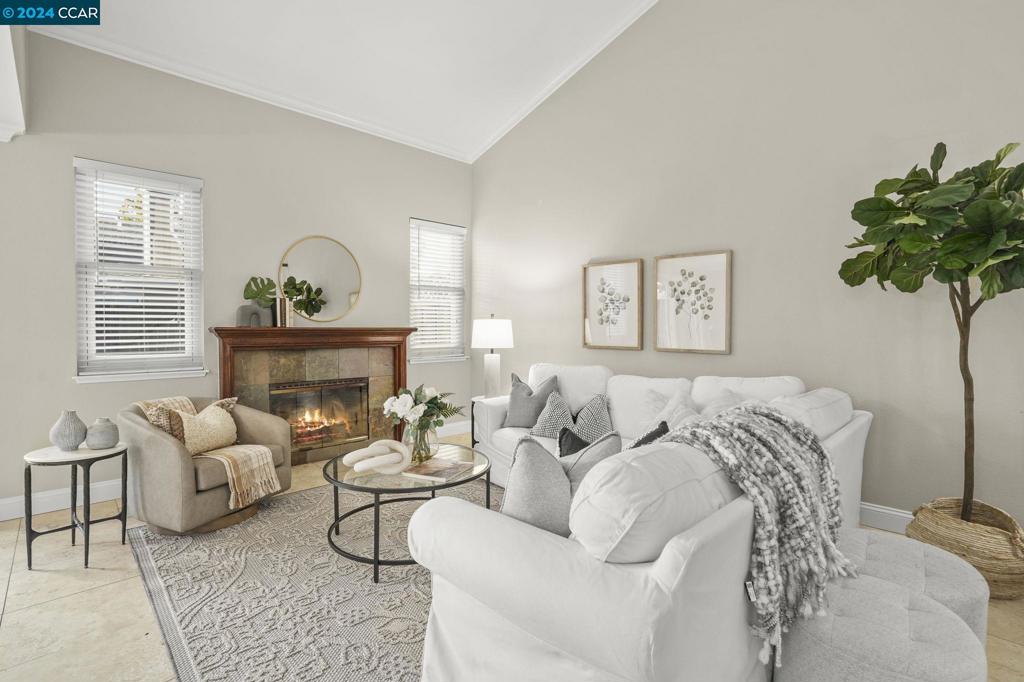 1 Rainbow Cir Property Photo 4