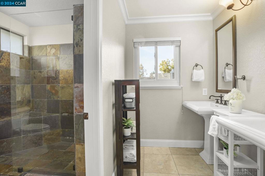 1 Rainbow Cir Property Photo 18