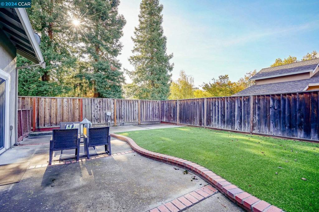 1 Rainbow Cir Property Photo 32