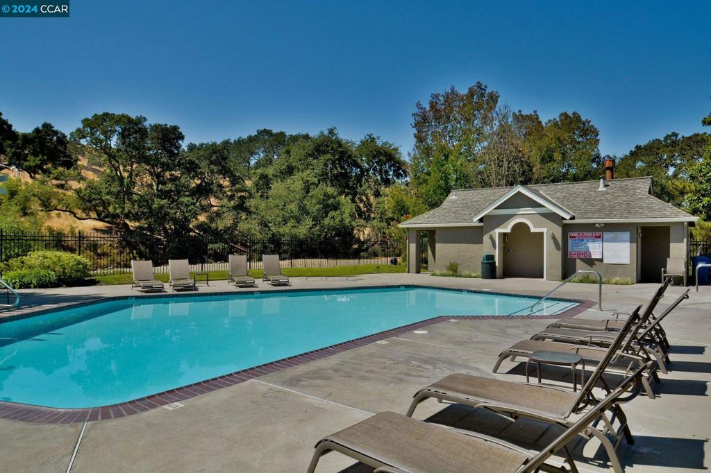 1 Rainbow Cir Property Photo 36