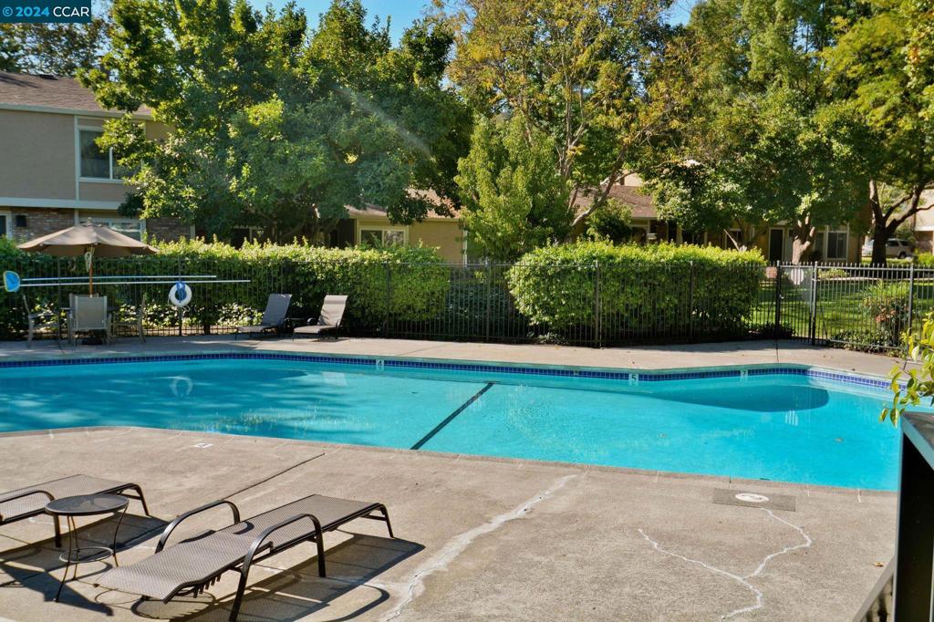 1 Rainbow Cir Property Photo 37