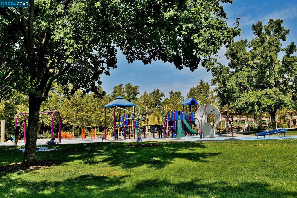 1 Rainbow Cir Property Photo 42