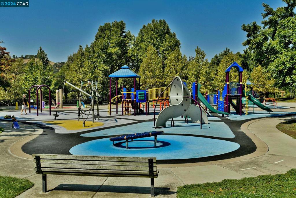 1 Rainbow Cir Property Photo 43