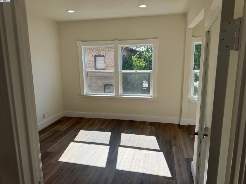 340 Cumberland St Property Photo 9