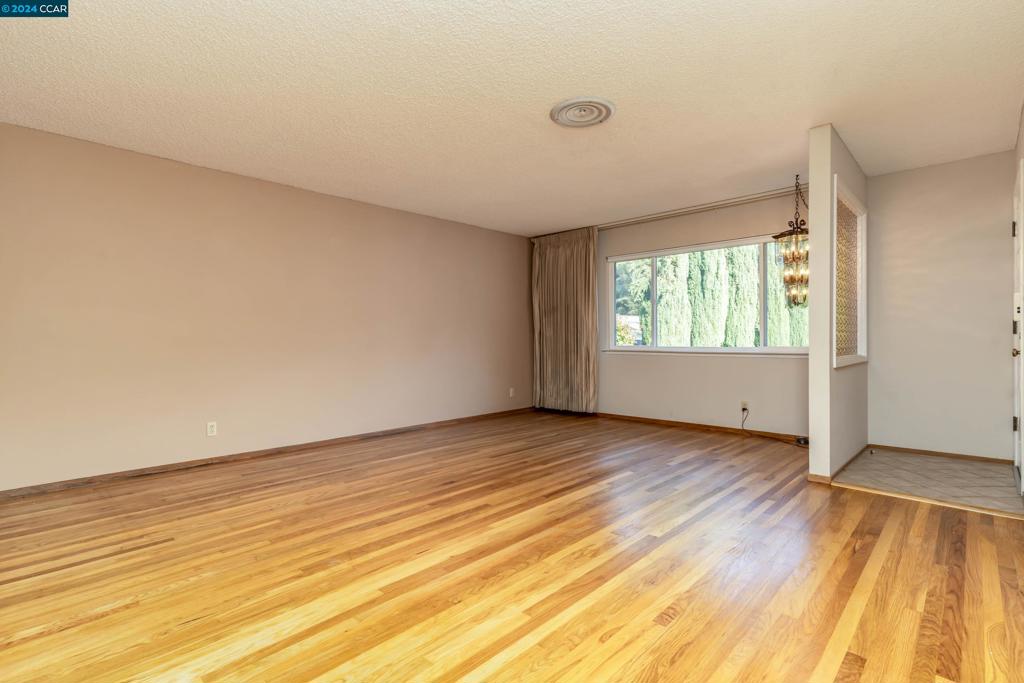 2315 Hoytt Ct Property Photo 5