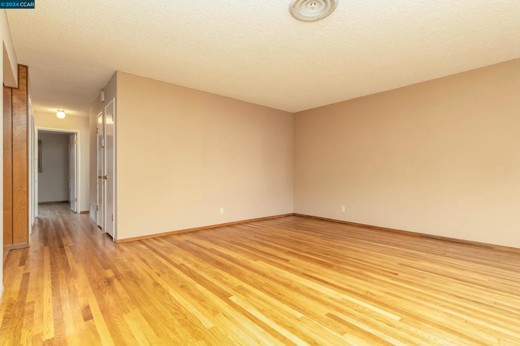 2315 Hoytt Ct Property Photo 6