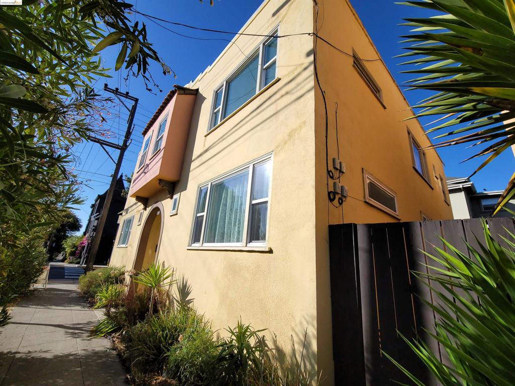 1901 Parker St 3 Property Photo 1