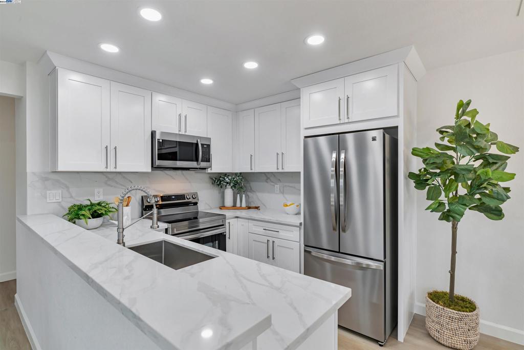 288 Mavis Dr Property Photo 7