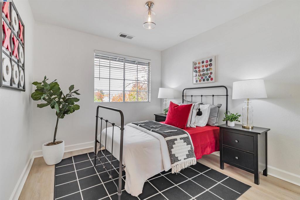 288 Mavis Dr Property Photo 16