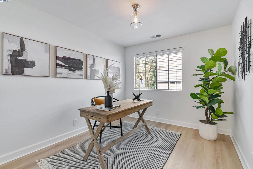 288 Mavis Dr Property Photo 17