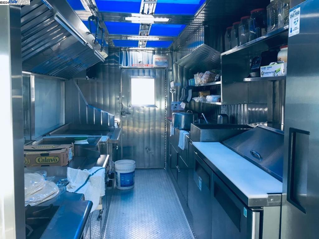 475 California Street Property Photo 2