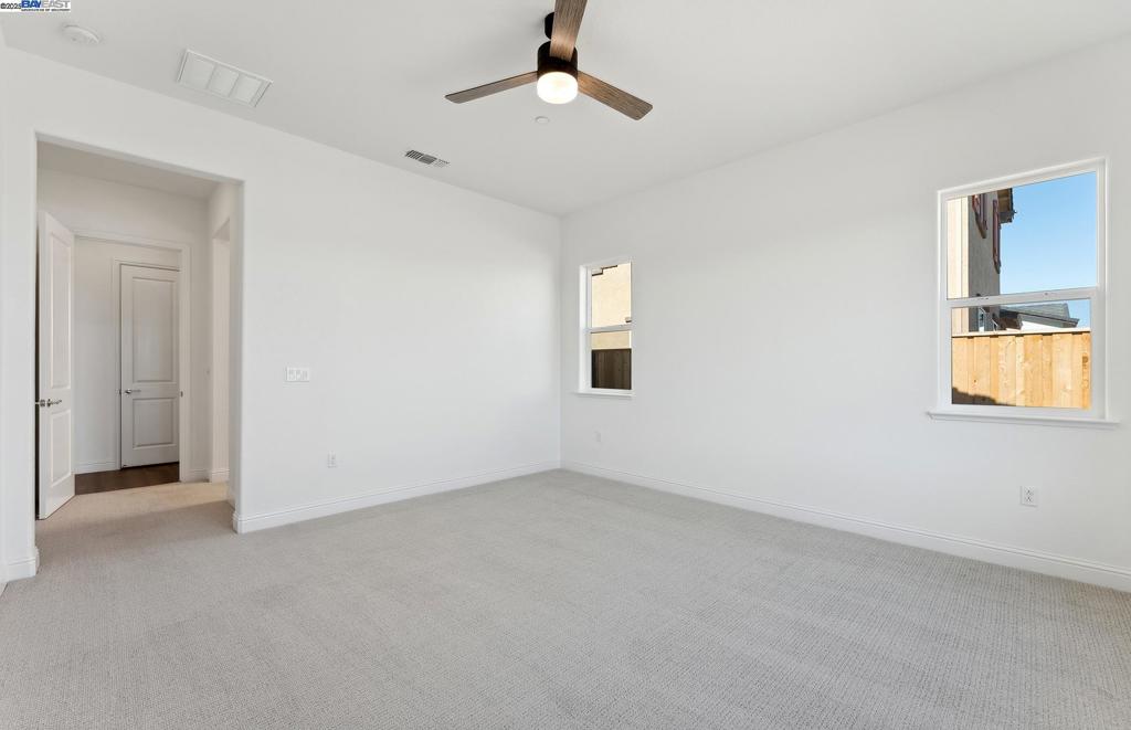 1058 Bradbury Dr Property Photo 13