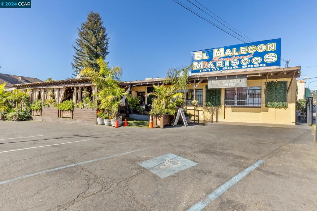 3829 Foothill Blvd Property Photo 8